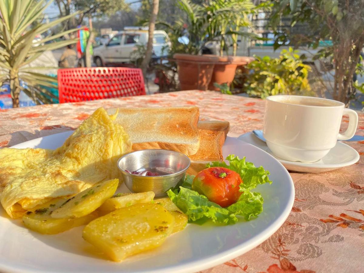 Airport Hotel Katmandu Dış mekan fotoğraf