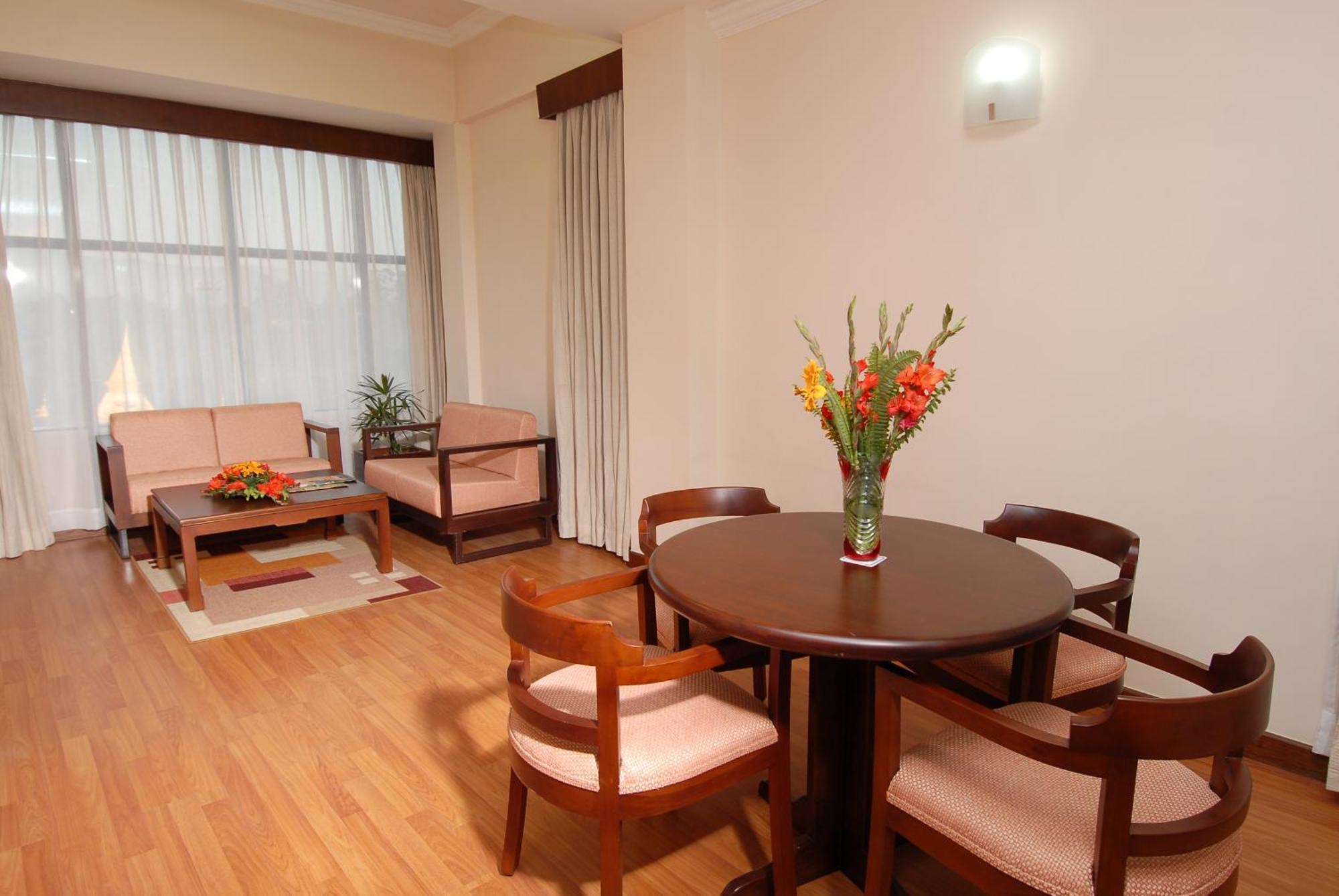 Airport Hotel Katmandu Dış mekan fotoğraf