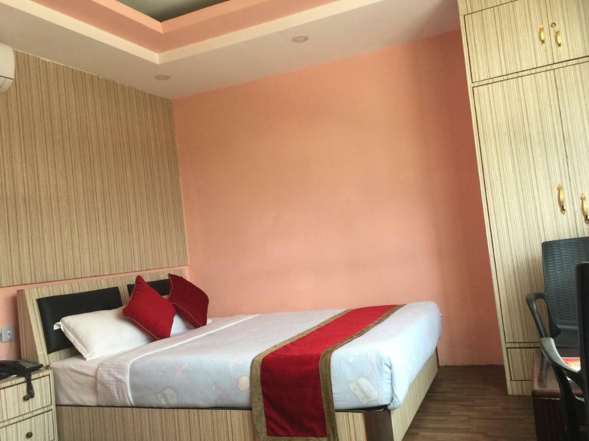 Airport Hotel Katmandu Dış mekan fotoğraf
